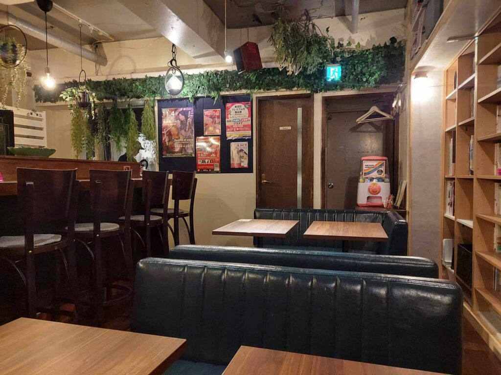 inside of yuri cafe