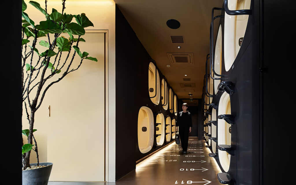10 Best Gay Hotels in Tokyo: Travel Guide 16 slide004