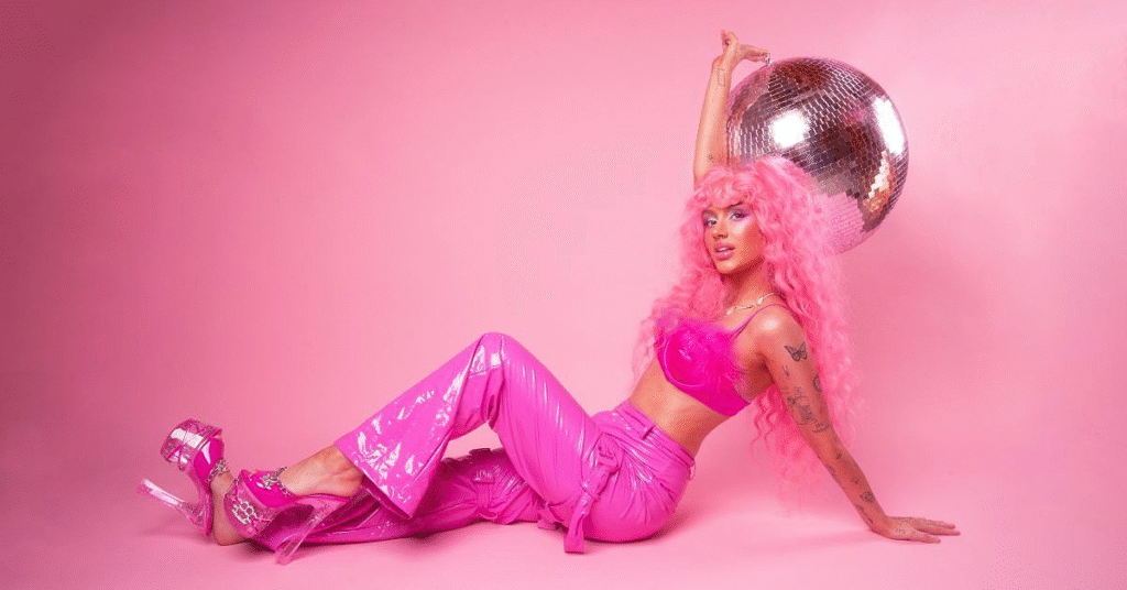 Femme Lesbians: All You Need to Know 16 图 36