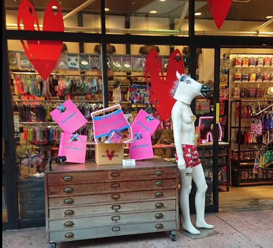 Luscious gay shops in Osaka