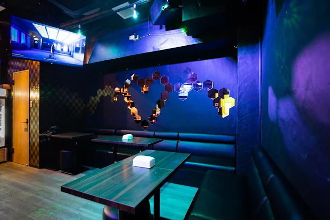 Friends: Old-School Chinese Gay Bar in Tokyo 13 image 48