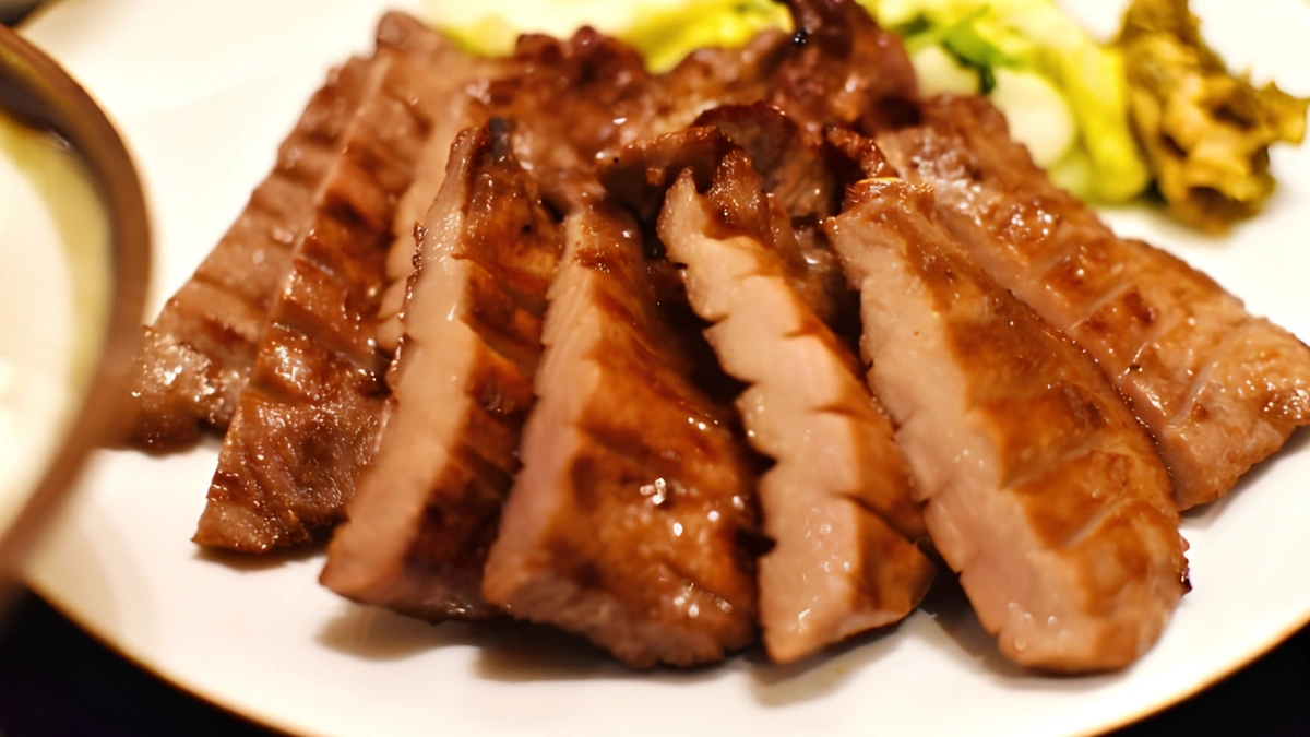 Image of a meal that has been served to a customer in Lemon.